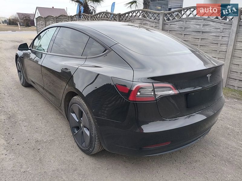 Седан Tesla Model 3 2022 в Хмельницком