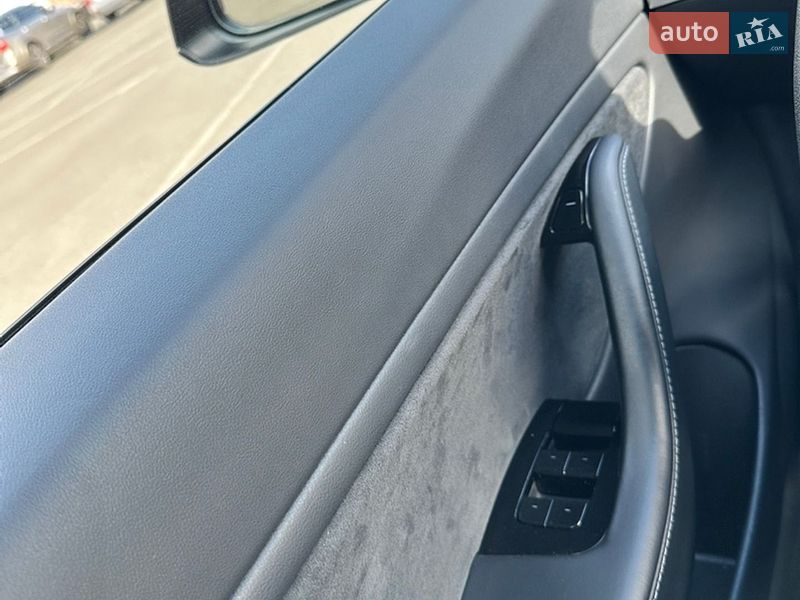 Седан Tesla Model 3 2019 в Одесі