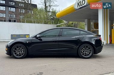 Седан Tesla Model 3 2019 в Киеве