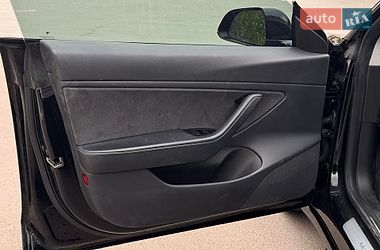 Седан Tesla Model 3 2019 в Киеве