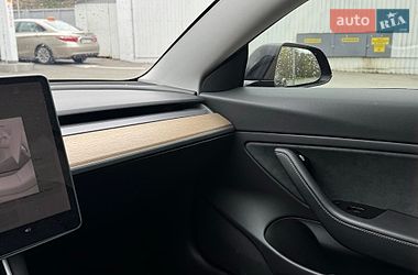 Седан Tesla Model 3 2019 в Киеве