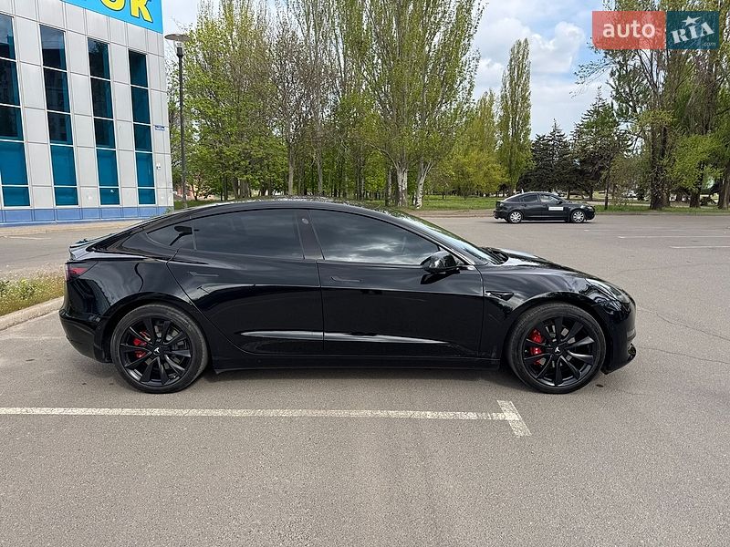 Седан Tesla Model 3 2018 в Кривому Розі