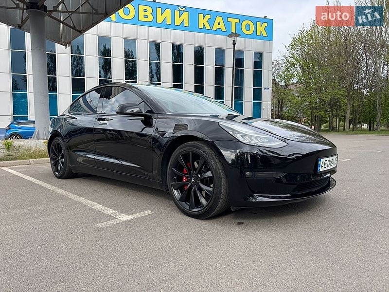Седан Tesla Model 3 2018 в Кривому Розі