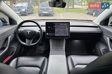 Седан Tesla Model 3 2018 в Кривому Розі