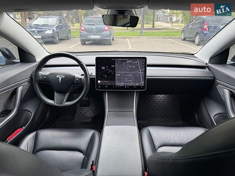 Седан Tesla Model 3 2018 в Кривому Розі