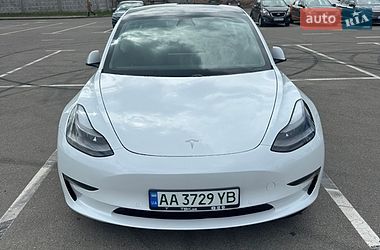 Седан Tesla Model 3 2021 в Києві