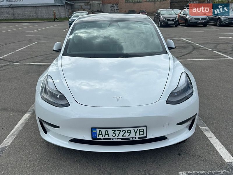 Седан Tesla Model 3 2021 в Києві