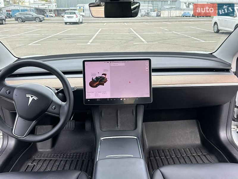 Седан Tesla Model 3 2021 в Києві