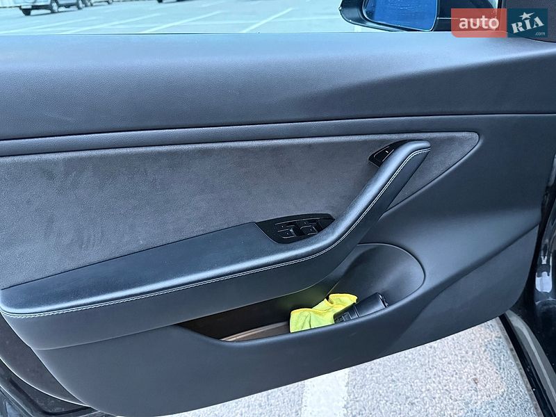 Седан Tesla Model 3 2018 в Дніпрі