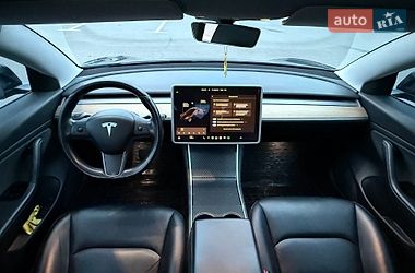 Седан Tesla Model 3 2018 в Дніпрі