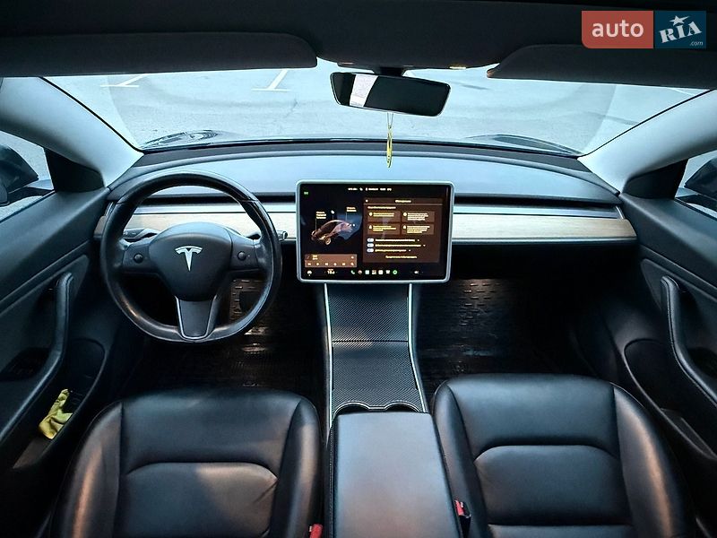 Седан Tesla Model 3 2018 в Дніпрі