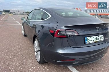 Седан Tesla Model 3 2019 в Львове