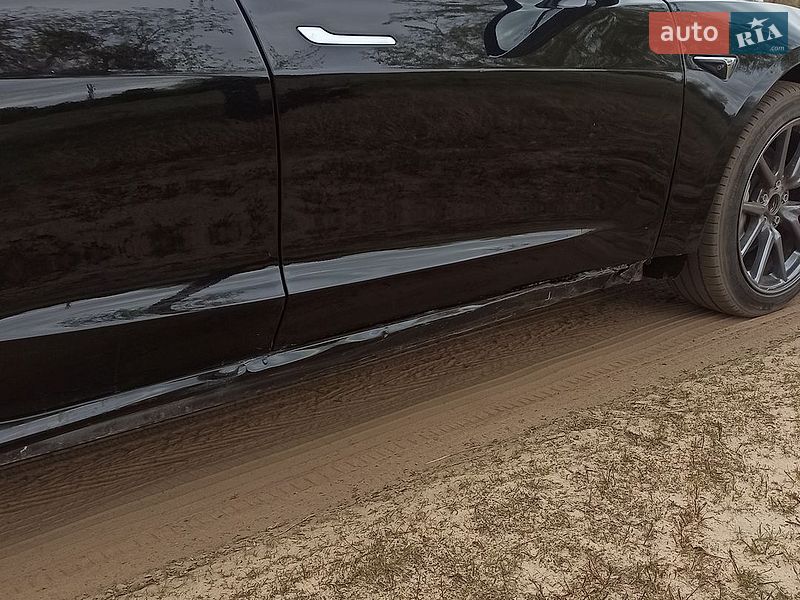 Седан Tesla Model 3 2019 в Киеве