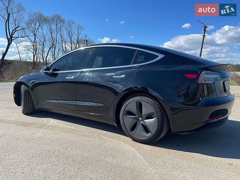 Седан Tesla Model 3 2018 в Самборе