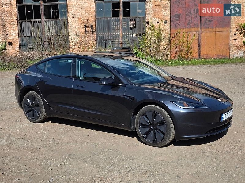 Седан Tesla Model 3 2025 в Коломиї