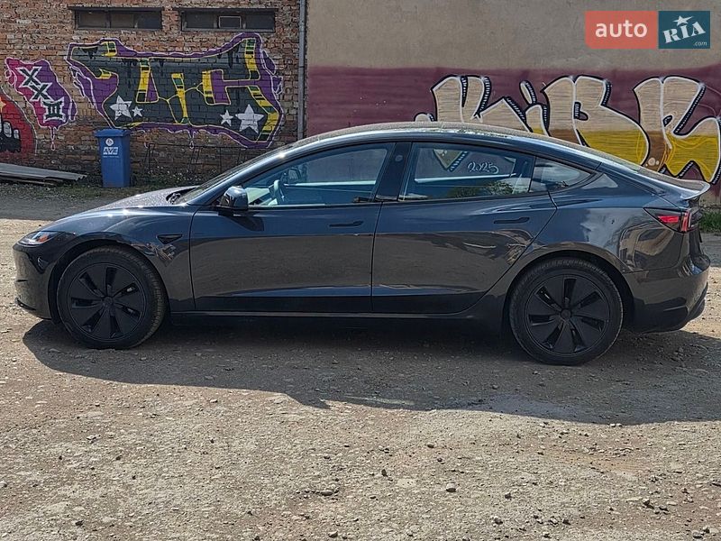 Седан Tesla Model 3 2025 в Коломиї