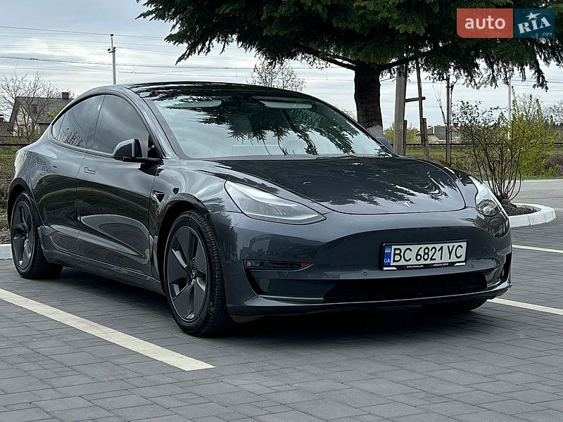 Tesla Model 3 2022