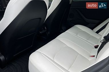 Седан Tesla Model 3 2022 в Самборе