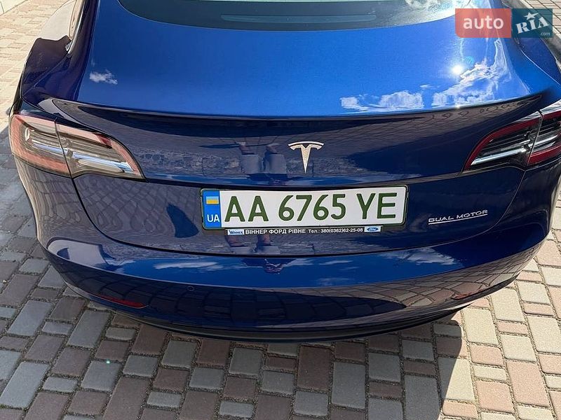 Седан Tesla Model 3 2018 в Кропивницком