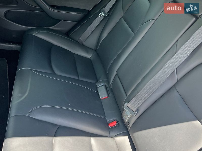 Седан Tesla Model 3 2020 в Кропивницком
