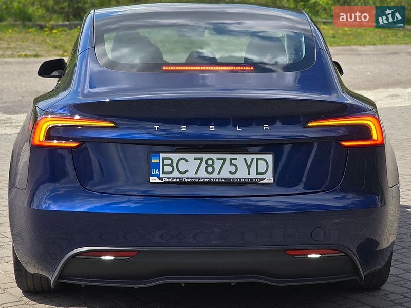 Седан Tesla Model 3 2024 в Николаеве