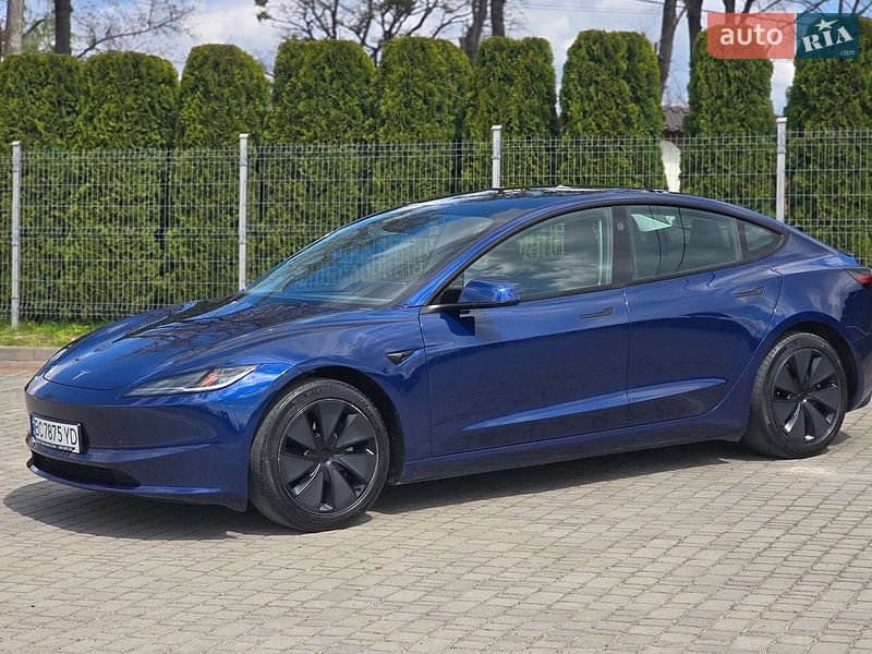 Седан Tesla Model 3 2024 в Николаеве
