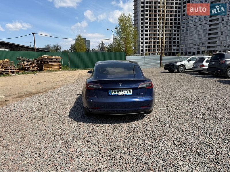 Седан Tesla Model 3 2018 в Києві