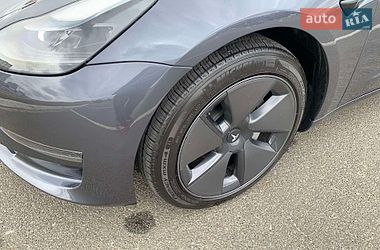 Седан Tesla Model 3 2022 в Києві
