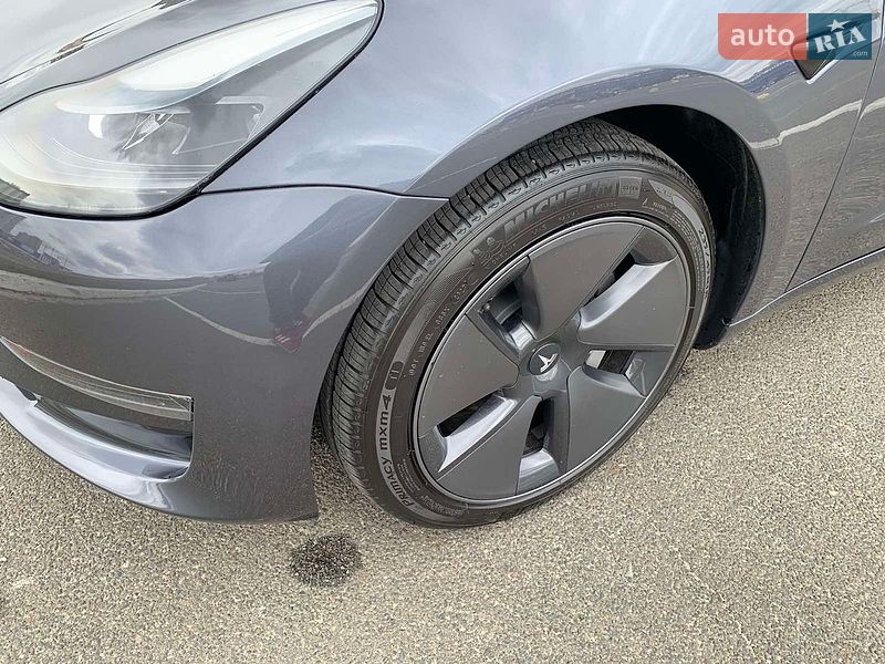 Седан Tesla Model 3 2022 в Києві