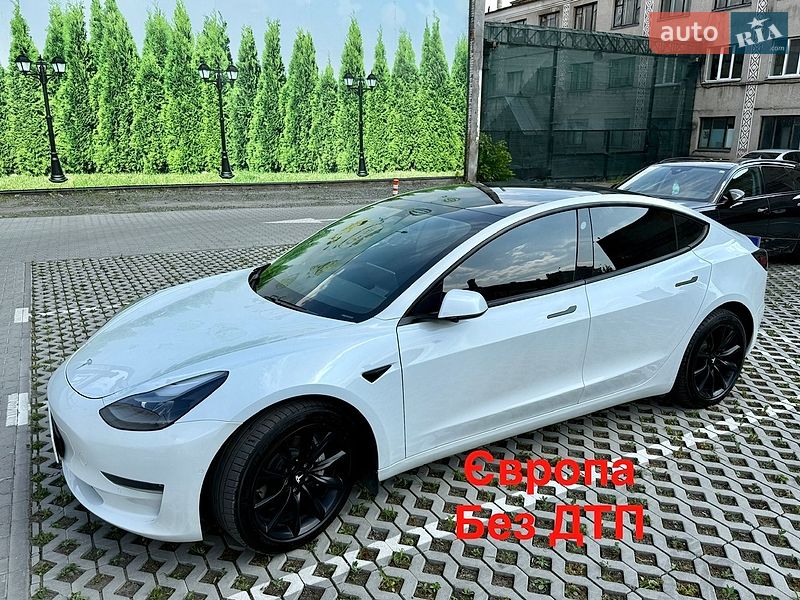 Седан Tesla Model 3 2021 в Хмельницькому