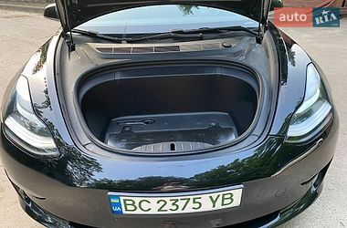 Седан Tesla Model 3 2019 в Львове
