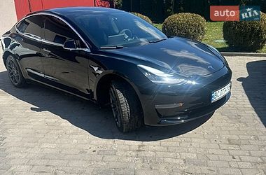 Седан Tesla Model 3 2019 в Львові