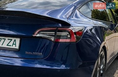 Седан Tesla Model 3 2021 в Киеве