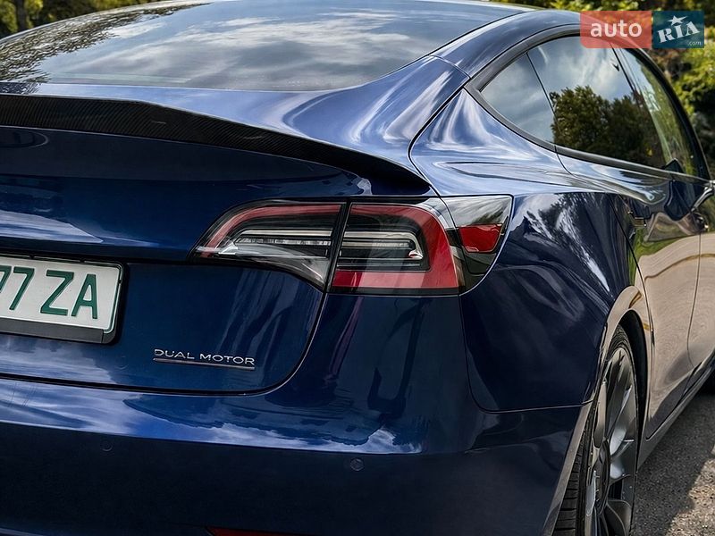 Седан Tesla Model 3 2021 в Києві