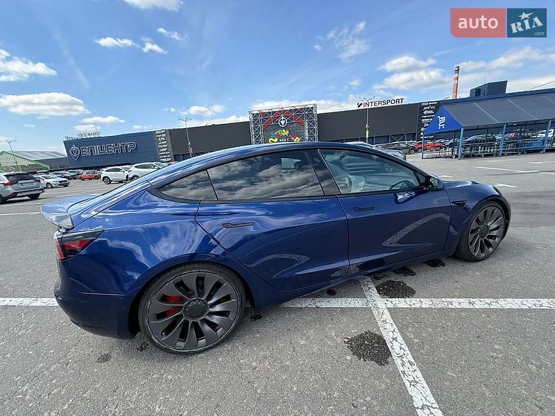 Седан Tesla Model 3 2021 в Києві