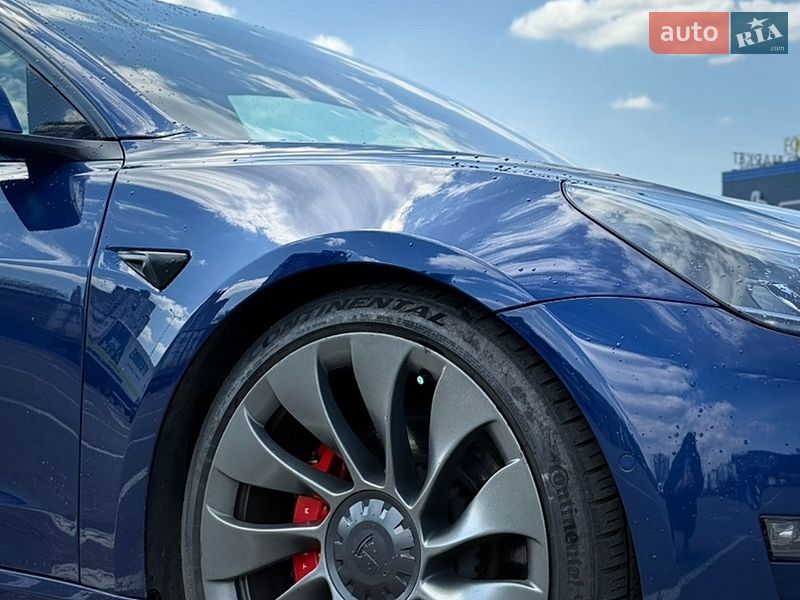 Седан Tesla Model 3 2021 в Києві