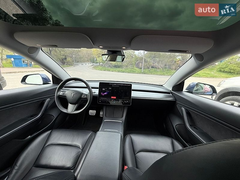 Седан Tesla Model 3 2021 в Києві