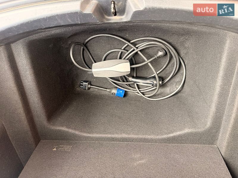 Седан Tesla Model 3 2019 в Тернополе