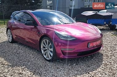 Седан Tesla Model 3 2019 в Тернополі