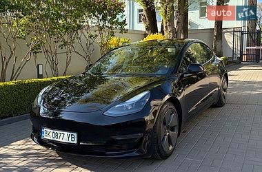 Седан Tesla Model 3 2022 в Ровно