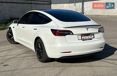 Седан Tesla Model 3 2019 в Киеве