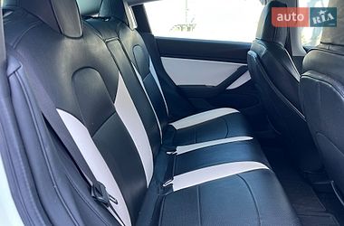 Седан Tesla Model 3 2019 в Киеве