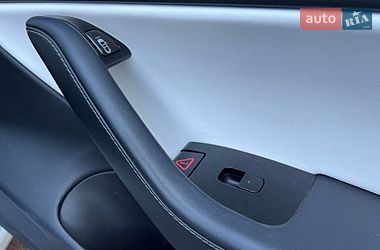 Седан Tesla Model 3 2019 в Киеве