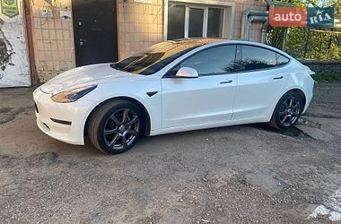 Седан Tesla Model 3 2021 в Луцке