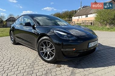 Седан Tesla Model 3 2022 в Львові