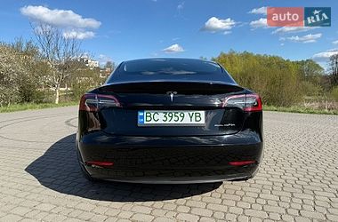 Седан Tesla Model 3 2022 в Львове