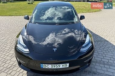 Седан Tesla Model 3 2022 в Львове