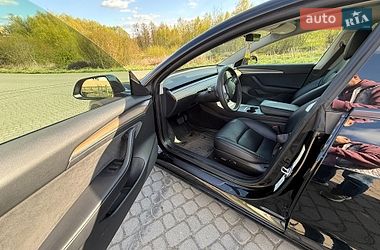 Седан Tesla Model 3 2022 в Львове