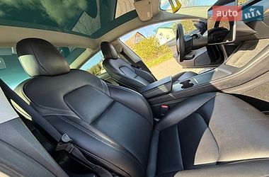 Седан Tesla Model 3 2022 в Львове