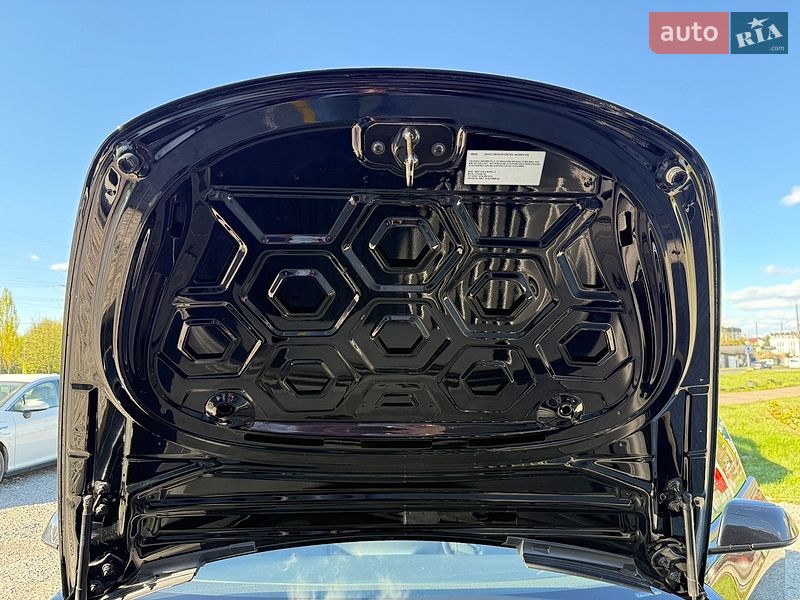 Седан Tesla Model 3 2022 в Львове